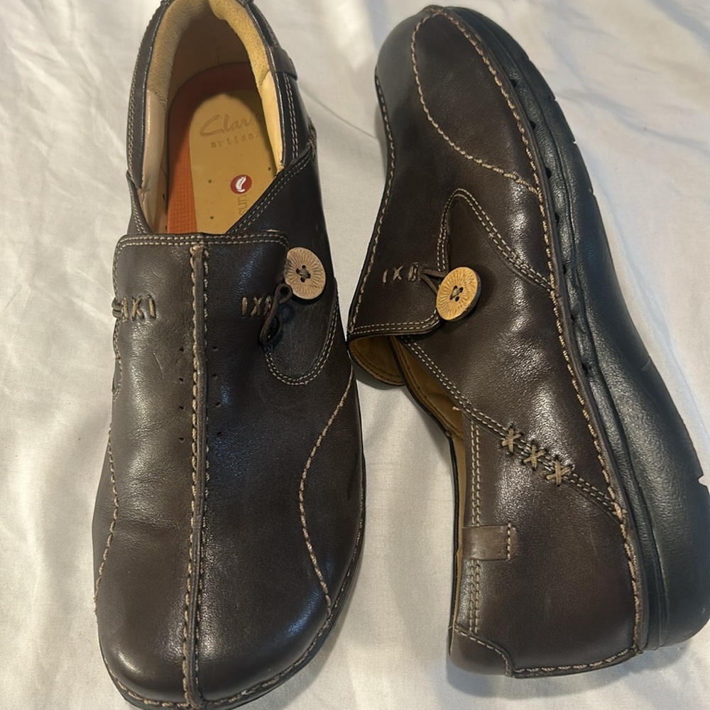 Clarks Brown Leather Loafers Classic Moccasin Style - Picture 6 of 8